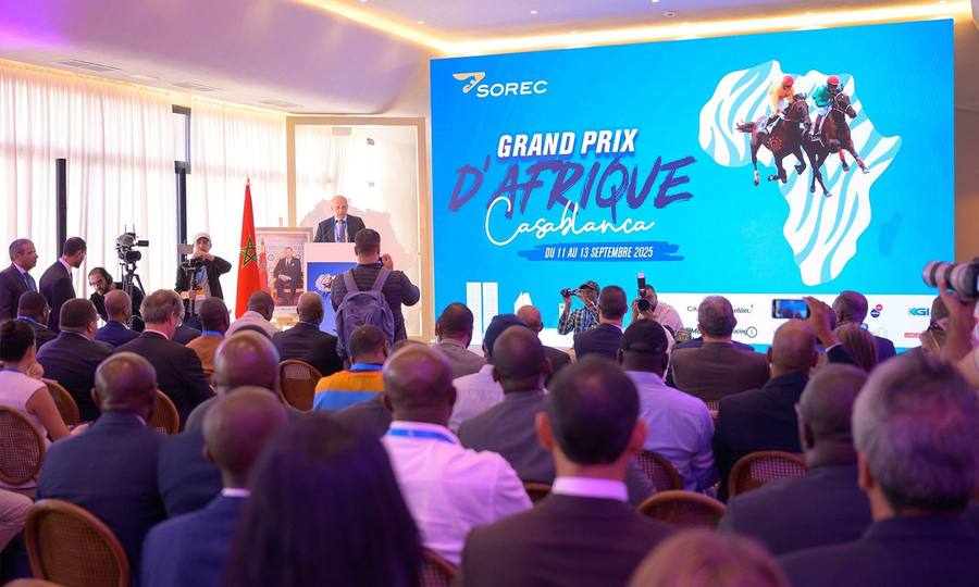 Conférence devant un large public dans la grande salle de WeMeet Bouskoura