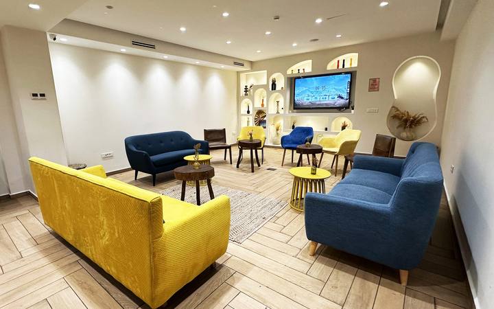 Salle Athènes en format libre pour recevoir des clients